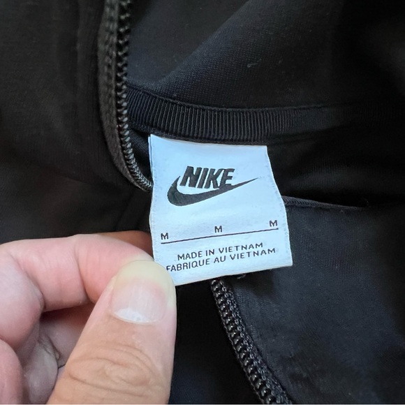 Nike Liverpool N98 Juergen Klopp Men's Black and Red Track Jacket - Picture 2 of 6